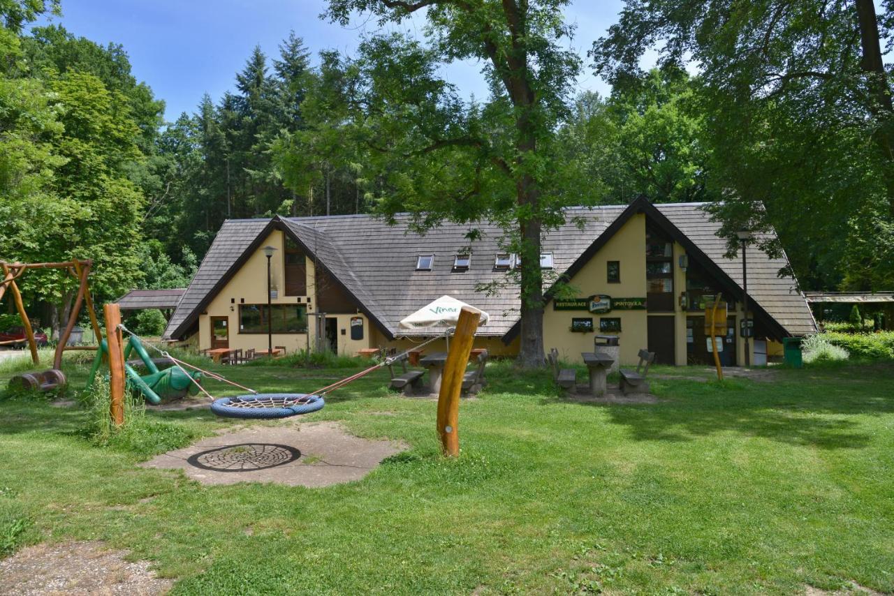 Penzion a Restaurace Pintovka Tábor Esterno foto